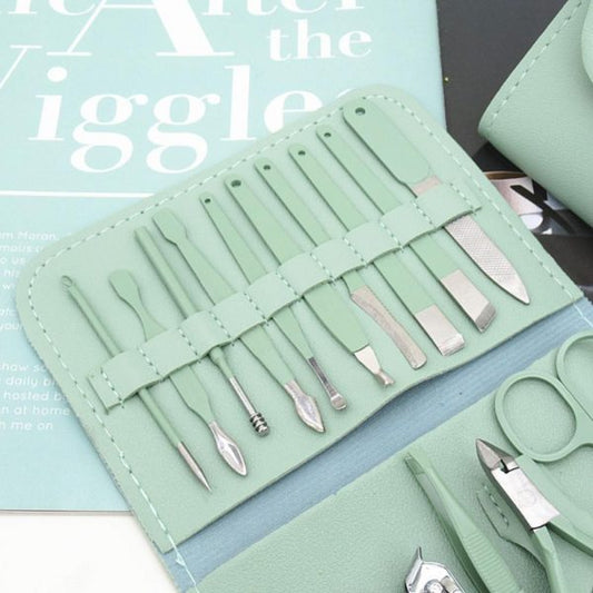 16-Piece Manicure & Pedicure Nail Care Kit | Aum Mart